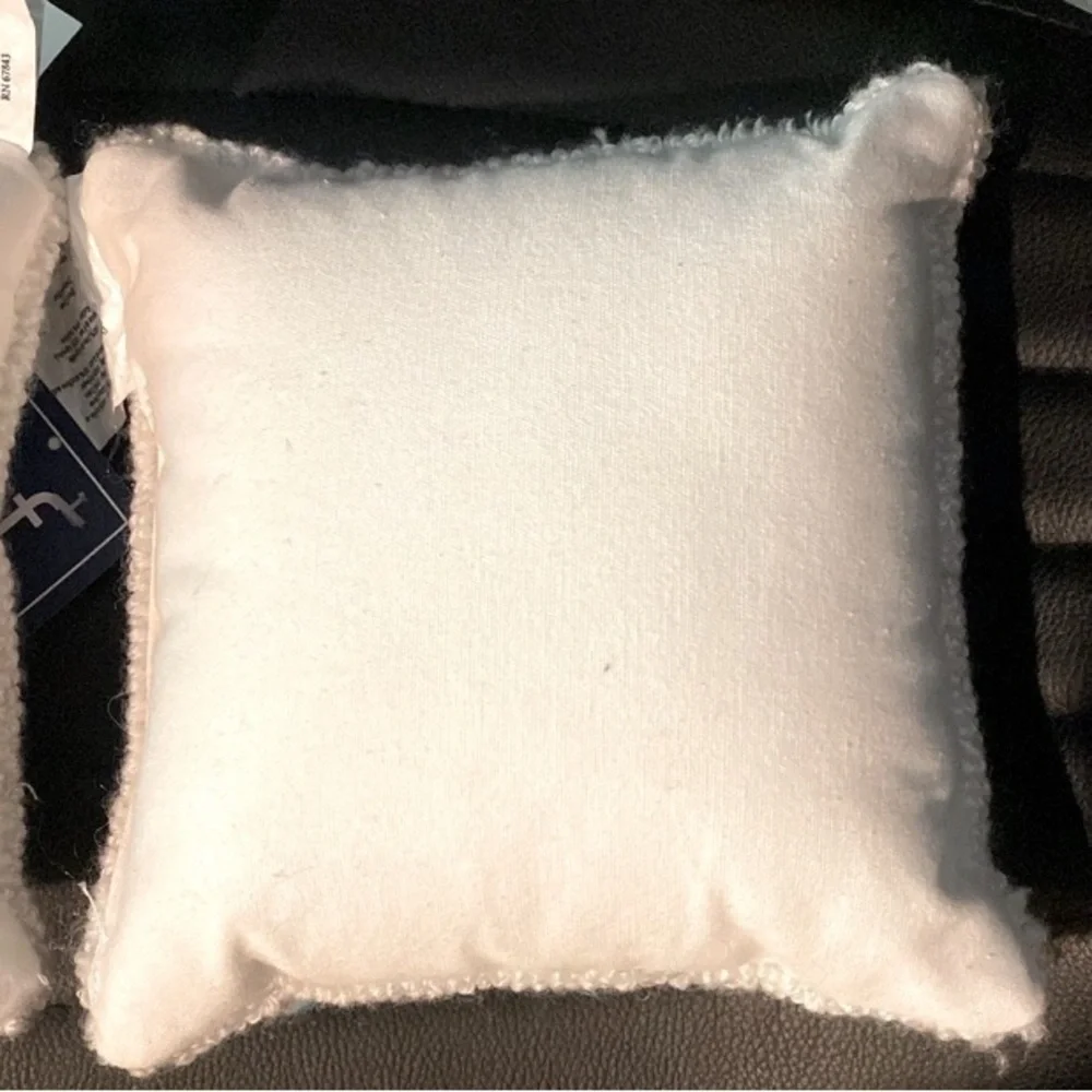 Rose Floral Knit Accent Pillows (2) 🆕